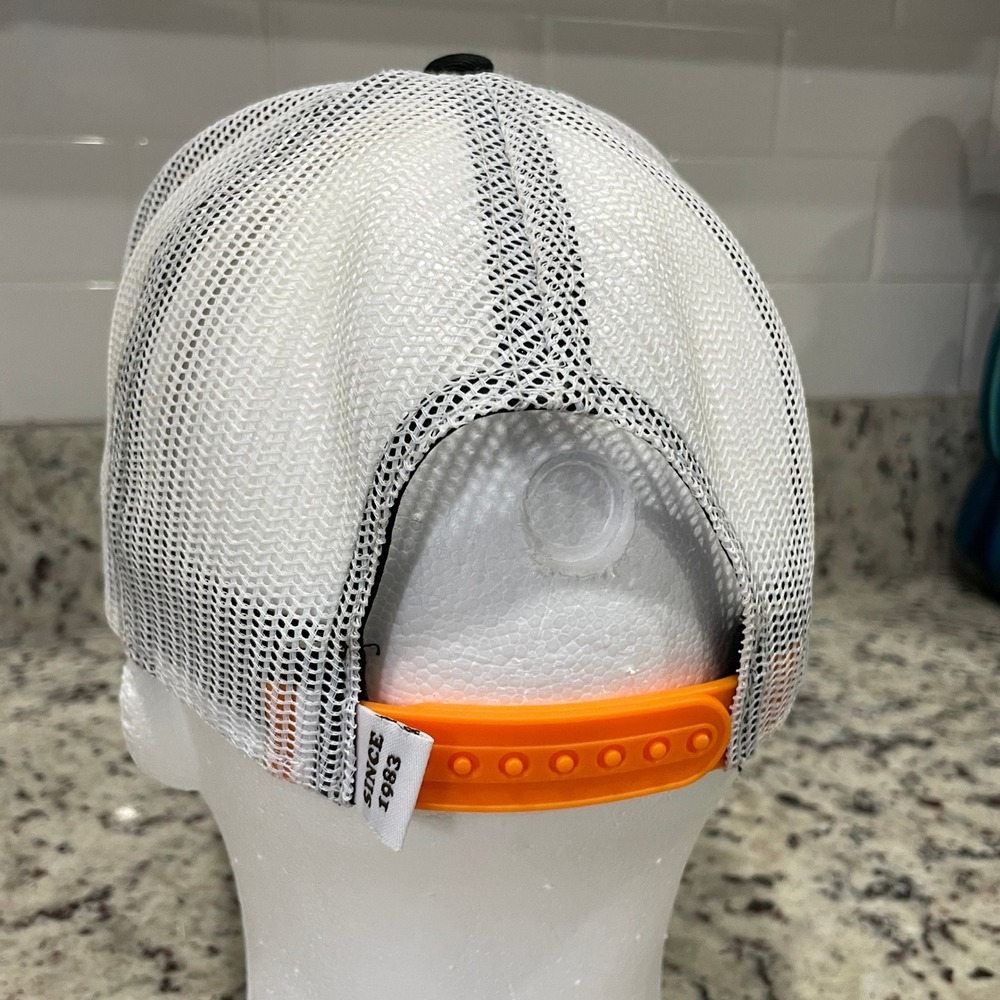 Hooters Mens Trucker Hat White Orange Baseball Striped Mesh Snapback Cap - Picture 4 of 6